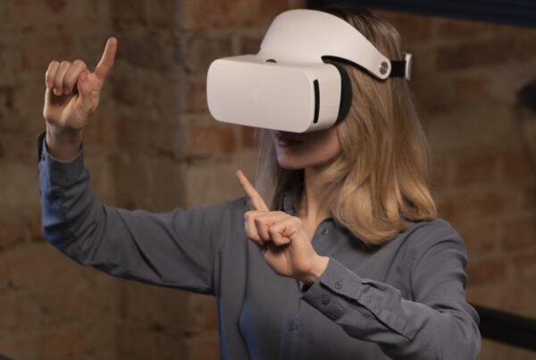 woman using vr