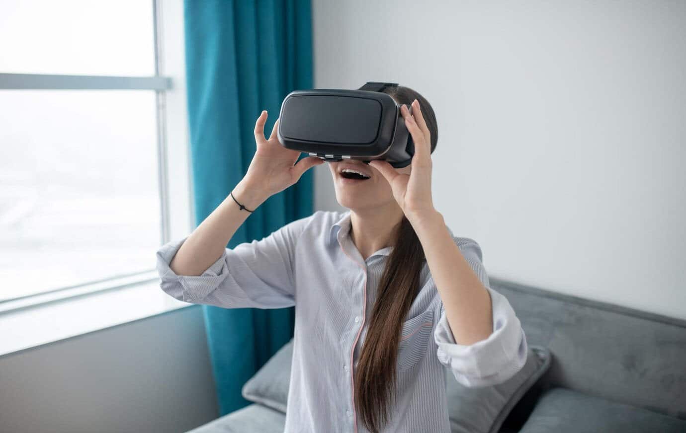 female using vr glass