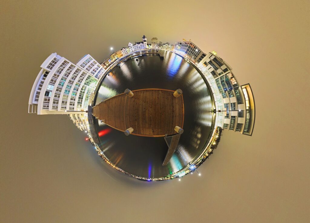 360 Camera view of city