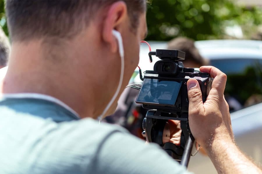 man creating virtual tour